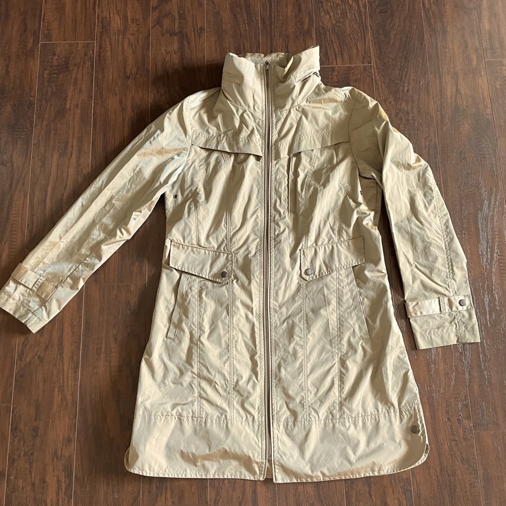 Cole Haan Back Bow Packable Raincoat Size Medium